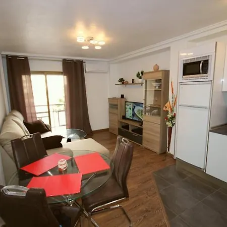 Apartamento Современный Апартамент С 2 Спальнями В 200М От Пляжа