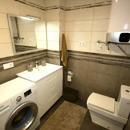 Современный Апартамент С 2 Спальнями В 200М От Пляжа Apartamento