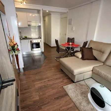 Apartamento Современный Апартамент С 2 Спальнями В 200М От Пляжа