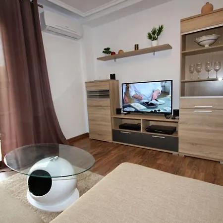Современный Апартамент С 2 Спальнями В 200М От Пляжа Apartamento